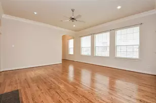 3206 Holly Crossing Dr, Houston, TX 77042 - Photo 9