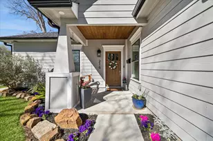 216 W 30th St, Houston, TX 77018 - Photo 3