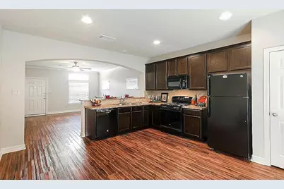 61 Woodland Hills Drive #B, Conroe, TX 77303 - Photo 5