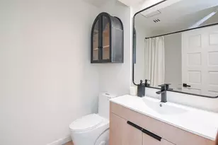 9342 Briar Forest Dr, Houston, TX 77063 - Photo 37