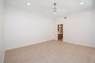 9342 Briar Forest Dr, Houston, TX 77063 - Photo 25