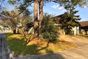 102 Briar Ridge Dr, Bellville, TX 77418 - Photo 3