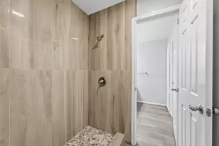 14600 Fonmeadow Dr, Houston, TX 77035 - Photo 17