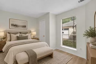 6338 Southwood Ct N, Houston, TX 77035 - Photo 9