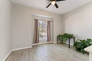 48 Bayou Pointe Dr, Houston, TX 77063 - Photo 19