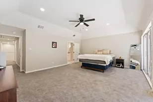 48 Bayou Pointe Dr, Houston, TX 77063 - Photo 25