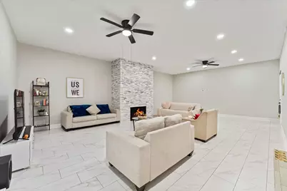 48 Bayou Pointe Drive, Houston, TX 77063 - Photo 9