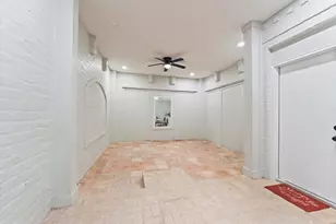 48 Bayou Pointe Dr, Houston, TX 77063 - Photo 21