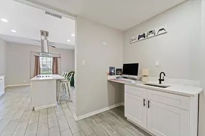 48 Bayou Pointe Drive, Houston, TX 77063 - Photo 13