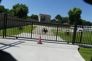 802 Candler Dr, Houston, TX 77037 - Photo 27