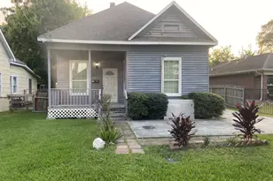 1910 Worms St, Houston, TX 77020 - Photo 1