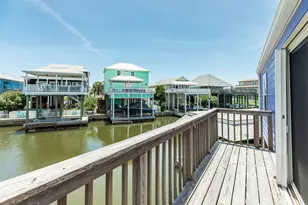 22127 Zapata Dr, Galveston, TX 77554 - Photo 17