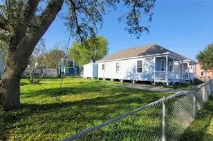 3712 Avenue O, Galveston, TX 77550 - Photo 9
