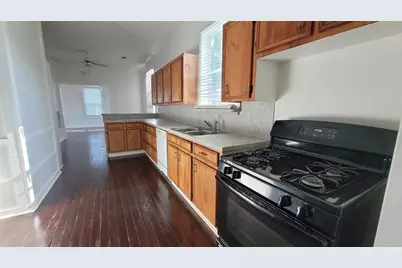 3712 Avenue O, Galveston, TX 77550 - Photo 11