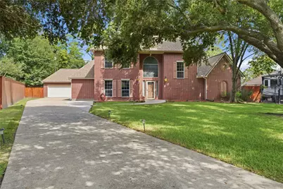 708 Bayou Crest Circle, Dickinson, TX 77539 - Photo 1