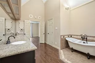 708 Bayou Crest Cir, Dickinson, TX 77539 - Photo 15