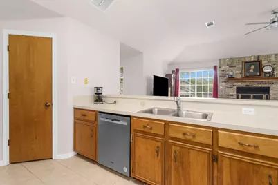 6878 Kingston Cove Lane, Willis, TX 77318 - Photo 15