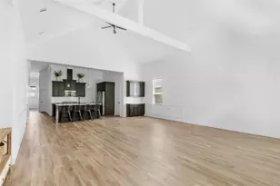 525 Little Spg Ct, Anahuac, TX 77514 - Photo 23