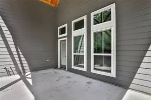 525 Little Spg Ct, Anahuac, TX 77514 - Photo 5