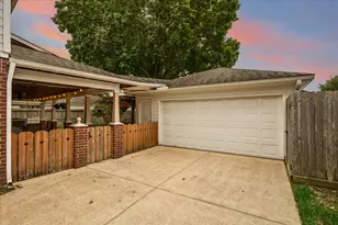 3226 Pleasant Cove Ct, Houston, TX 77059 - Photo 5