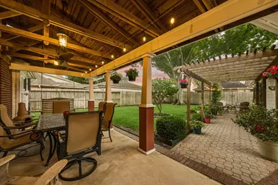 3226 Pleasant Cove Court, Houston, TX 77059 - Photo 9