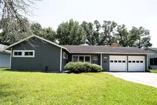 316 Carnation St, Lake Jackson, TX 77566 - Photo 1