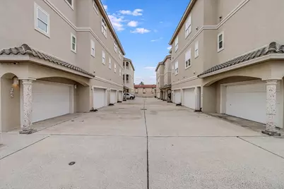 14910 Leeward Drive #304, Corpus Christi, TX 78418 - Photo 5
