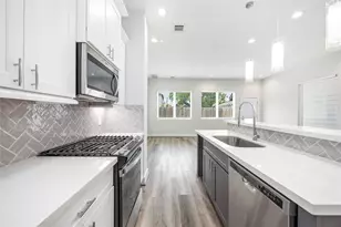 1411 Bigelow St, Houston, TX 77009 - Photo 9