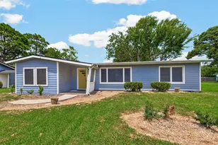 2422 Florence St, La Marque, TX 77568 - Photo 1