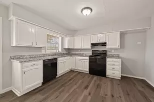 2422 Florence St, La Marque, TX 77568 - Photo 9