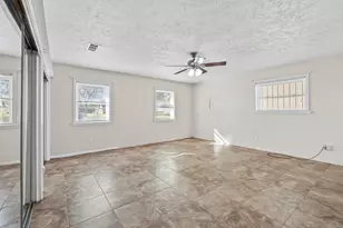 1311 Oak St, Anahuac, TX 77514 - Photo 17