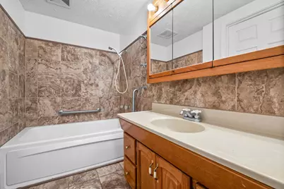 1311 Oak Street, Anahuac, TX 77514 - Photo 25