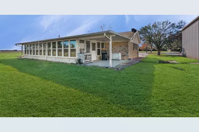 1311 Oak Street, Anahuac, TX 77514 - Photo 5