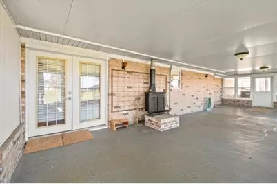 1311 Oak Street, Anahuac, TX 77514 - Photo 37