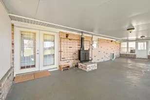 1311 Oak St, Anahuac, TX 77514 - Photo 37