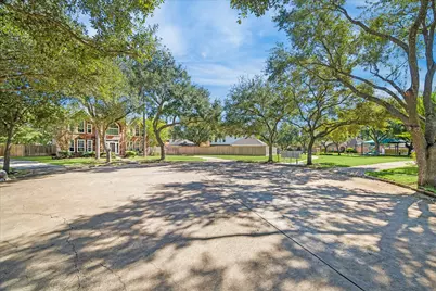 16802 Willow Bend Court, Sugar Land, TX 77479 - Photo 29