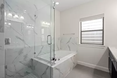 742 W 24th Street, Houston, TX 77008 - Photo 11