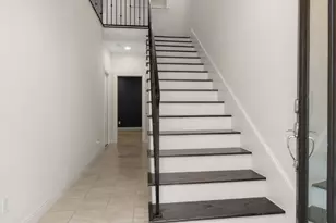 742 W 24th St, Houston, TX 77008 - Photo 5