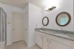 166 Burgandy Vine Ct, The Woodlands, TX 77384 - Photo 15