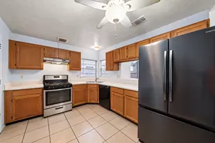 10302 Bushy Creek Dr, Houston, TX 77070 - Photo 13