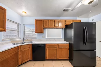 10302 Bushy Creek Drive, Houston, TX 77070 - Photo 15
