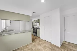 10715 Nobility Dr, Houston, TX 77099 - Photo 19