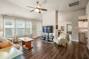 589 Mosswood Dr, Conroe, TX 77302 - Photo 5