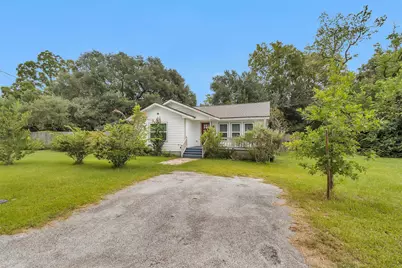 221 Carrell Street, Tomball, TX 77375 - Photo 3