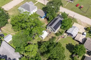 205 E 2nd St, Hearne, TX 77859 - Photo 23