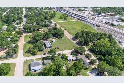 205 E 2nd Street, Hearne, TX 77859 - Photo 21