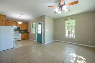 205 E 2nd St, Hearne, TX 77859 - Photo 7