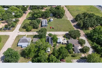 205 E 2nd Street, Hearne, TX 77859 - Photo 25