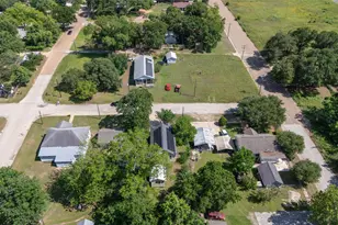 205 E 2nd St, Hearne, TX 77859 - Photo 25