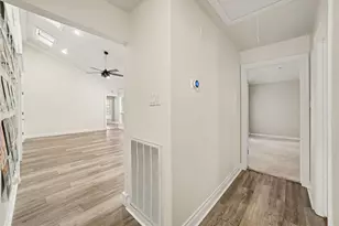 8210 Roebourne Ln, Houston, TX 77070 - Photo 27